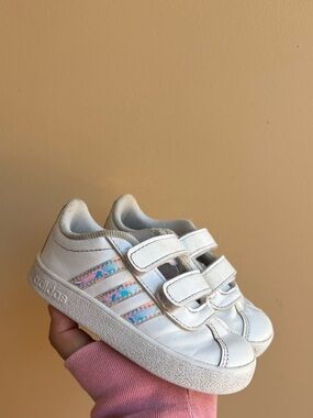 Adidas girls sneakers